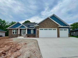 3566 E Hank Ave, Ashwaubenon, WI 54115