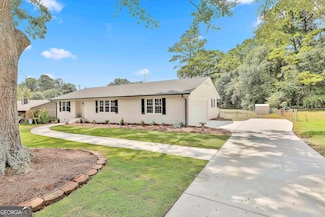 19 Foster Dr, Newnan, GA 30263