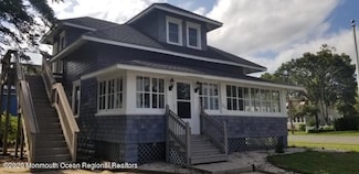 210 Elm St, Lakehurst, NJ 08733