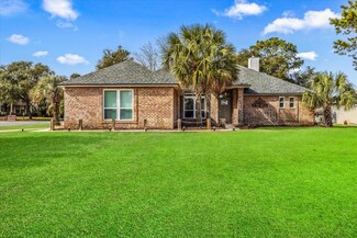 2701 Creeks Edge Ln, Navarre, FL 32566