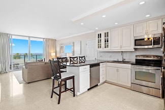 1200 N Fort Lauderdale Beach Blvd Unit 401, Fort Lauderdale, FL 33304