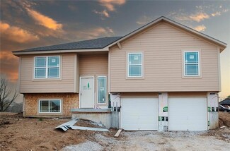 12712 Applewood Dr, Grand View, MO 64030