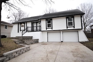 2725 S Queen Ridge Way, Independence, MO 64055