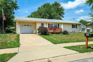 624 S 3rd St, Eldridge, IA 52748