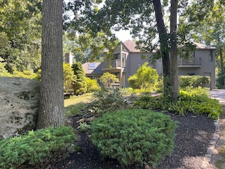 19 Money Point Rd, Mystic, CT 06355
