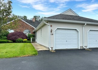 12E Castle Hill Rd Unit E, Agawam, MA 01001