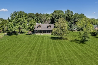 1794 Mosley Ferry Rd, Chapmansboro, TN 37035