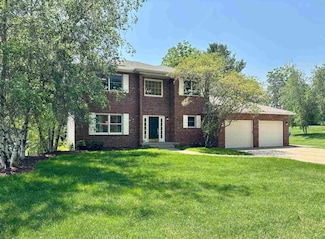 1106 Skyline Dr, Decorah, IA 52101
