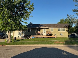 509 Yucca Dr, Pierre, SD 57501