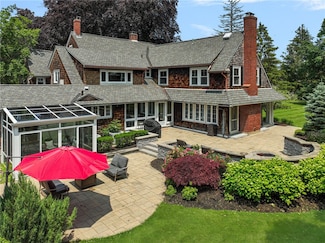 211 Rumstick Rd, Barrington, RI 02806
