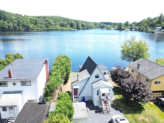 43 Bay St, Goffstown, NH 03045