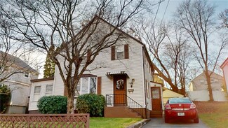 18 Cherry Hill Ave, Woonsocket, RI 02895