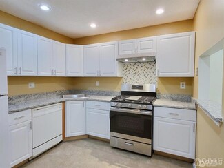 268 Hampshire Ct, Piscataway, NJ 08854