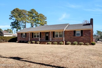 325 Brookfield Dr, Wilmington, NC 28405