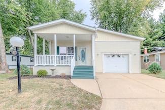 81 Birch Dr, Sandwich, IL 60548