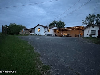 10724 E Emory Rd, Luttrell, TN 37779