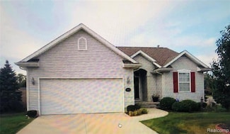 1130 Creekside Ct Unit 42, Burton, MI 48509
