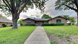 108 Meadowcrest Dr, Desoto, TX 75115