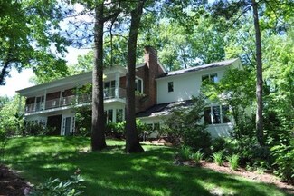 432 Riverview Dr, Ann Arbor, MI 48104