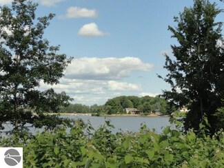 1053 Castle Dr Unit 43-44, Weidman, MI 48893