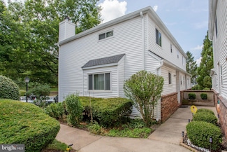 1202 Southard Ct, Flemington, NJ 08822