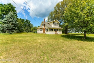 83 Saratoga Rd, Schenectady, NY 12302