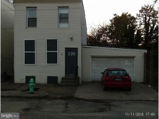 226 Main St, Camden, NJ 08102