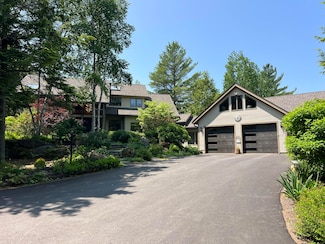 291 Molyneaux Rd, Camden, ME 04843