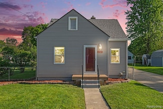 2323 Nichols Ave, Grand Blanc, MI 48507
