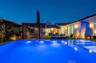 23726 Oxnard St, Woodland Hills, CA 91367