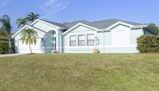 389 SE Whitmore Dr, Port Saint Lucie, FL 34984