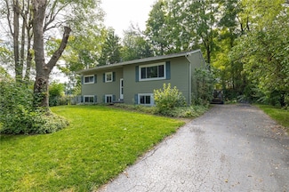 38 Green Acorn Ln, Henrietta, NY 14467
