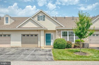 103 Crestview Ln Unit 103, Stewartstown, PA 17363