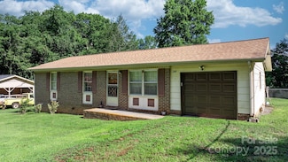 202 Edgewood Cir, Morganton, NC 28655