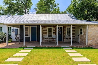 223 W Creek St, Fredericksburg, TX 78624