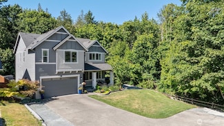 945 Clearwater Ct, Mount Vernon, WA 98273