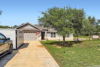 1041 Madrone Rd, Fischer, TX 78623