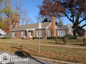 126 W 8th St, Carroll, IA 51401