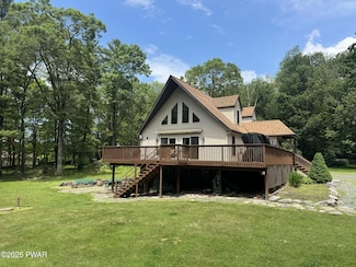 9 N Star Ct, Hawley, PA 18428