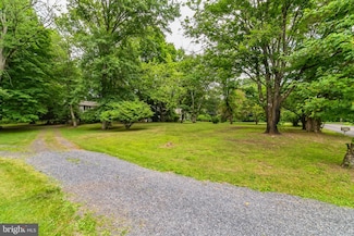 1155 Mount Eyre Rd, Washington Crossing, PA 18977