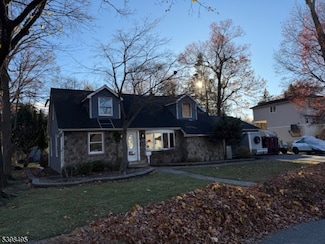 43 Madison St, Pequannock, NJ 07440