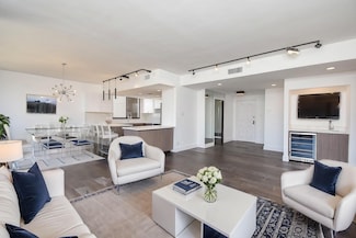 49 Briar Hollow Ln Unit 1106, Houston, TX 77027