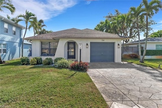 754 95th Ave N, Naples, FL 34108