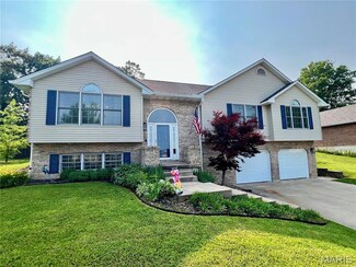 200 Hummingbird Ln, Hannibal, MO 63401