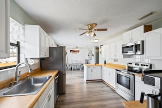 1828 Sundown Dr, Navarre, FL 32566