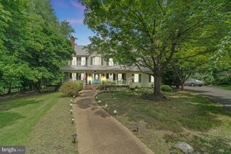 11256 Waples Mill Rd, Oakton, VA 22124