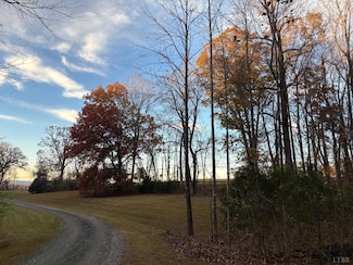 99-G Richmond Hwy, Amherst, VA 24521