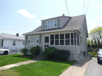 9 St Mary's Dr, Cranston, RI 02920