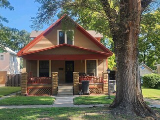 614 E 3rd St, Newton, KS 67114