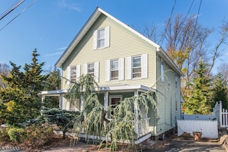 16 Hope Rd, Parsippany-Troy Hills, NJ 07878